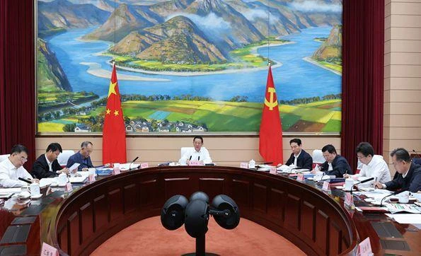 省政府召开党组会议常务会议传达学习习近平总书记重要讲话重要指示精神，研究经济运行、防汛减灾、整治群众身边不正之风和腐败问题等王予波主持